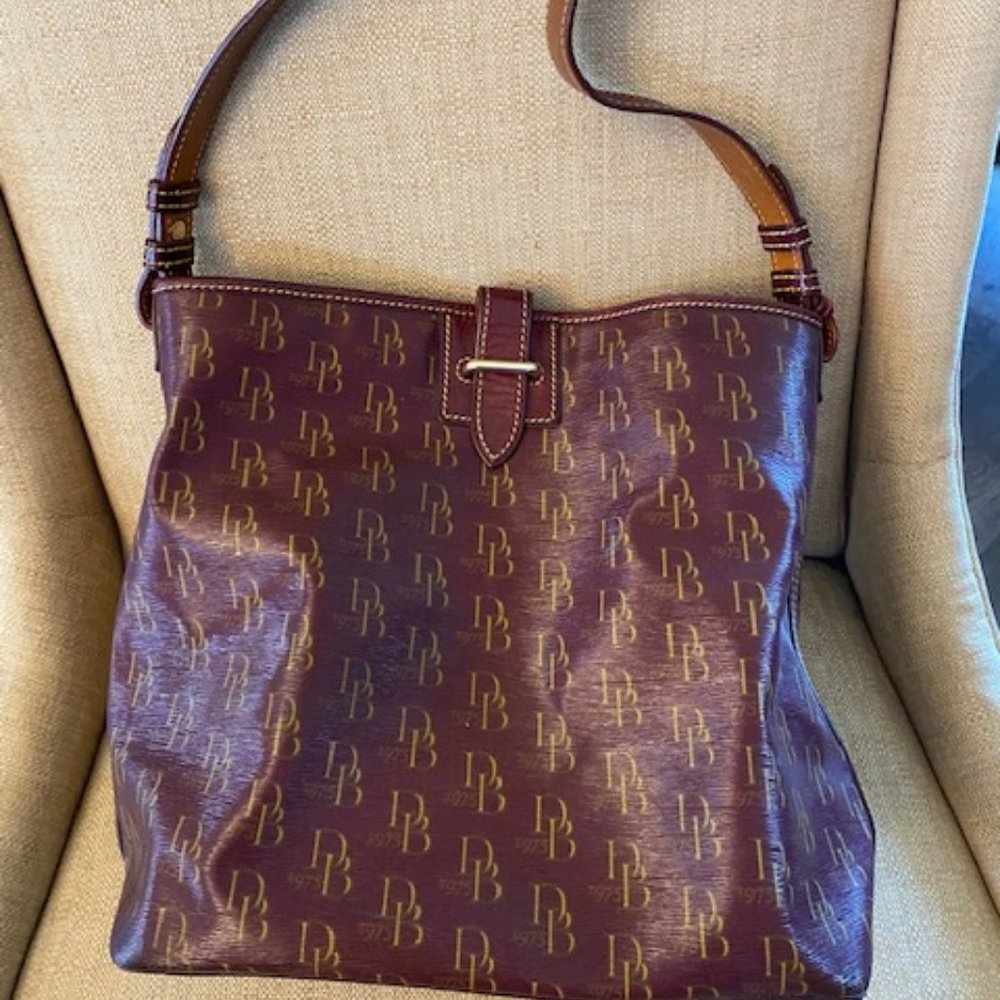 Dooney & Bourke Tote
